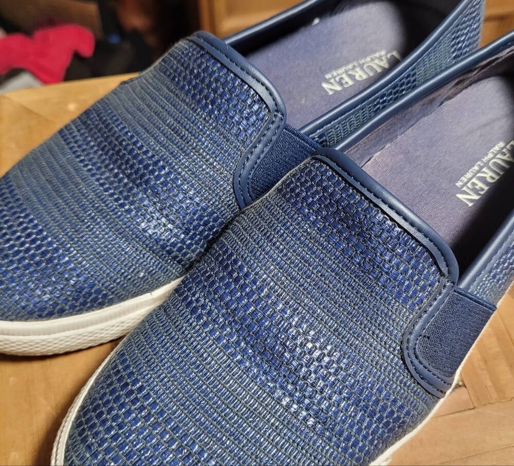 Slip-On Lauren Jinny Casual Shoe in Navy Size 7